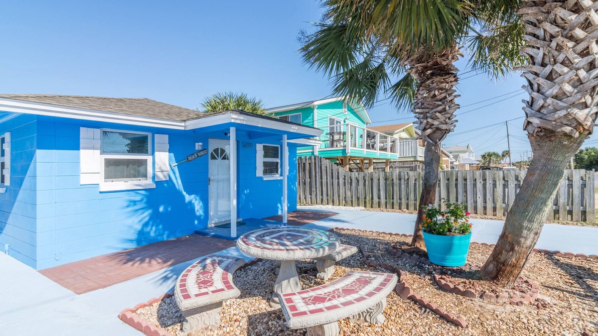 Biltmore Beach Villa | MARGARITA'S BEACH PARADISE FOR YOU & YOUR PET STEPS AWAY FROM THE BEACH