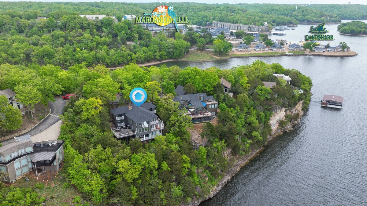 Osage Beach House | Margaritaville Lake home! 6Bed/7 bath Sleeps up to 20! 5000 Sq ft home.