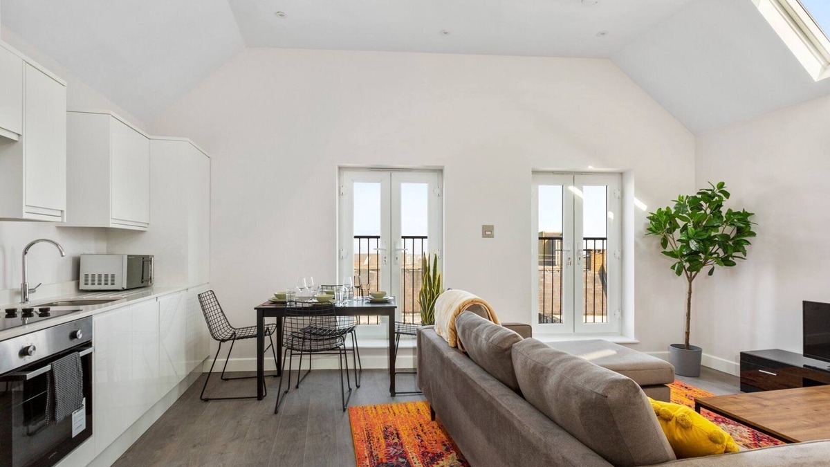 Margate Old Town Apartment | Margate's Charm in Comfort- 2BR