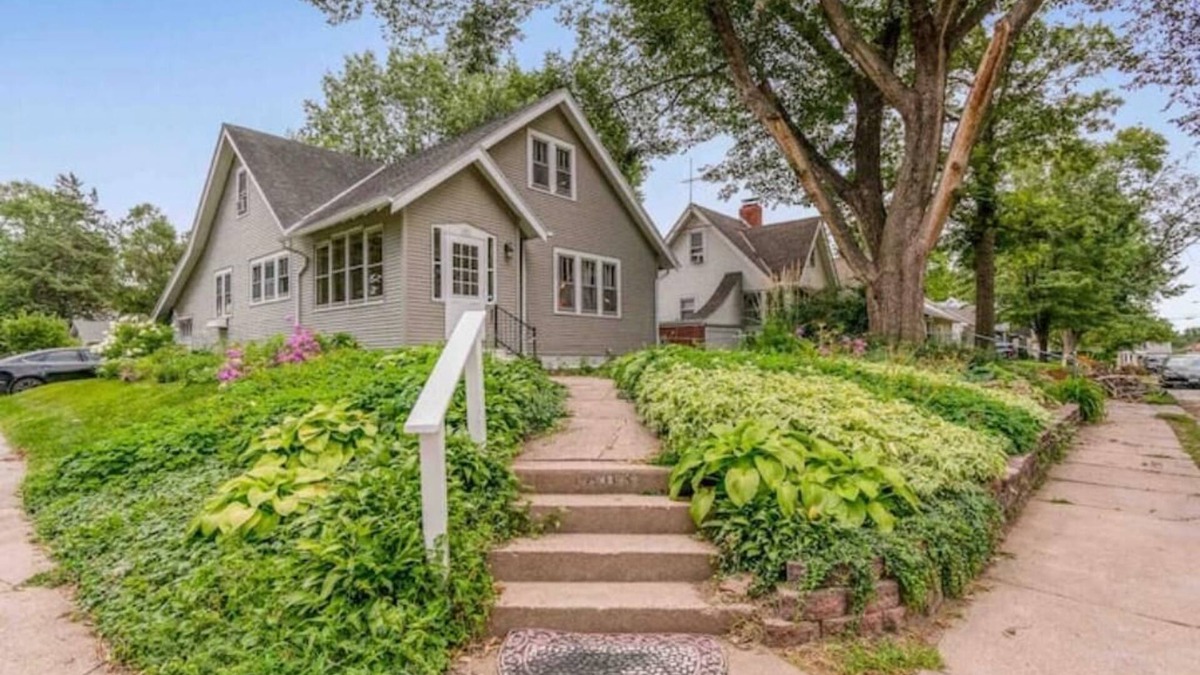 Aksarben - Elmwood Park House | Margaux’s Manor - Clean, eclectic, kid friendly