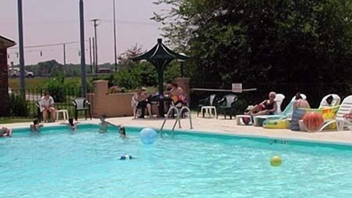 Scottsburg Hotel | Mariann Travel Inn Scottsburg
