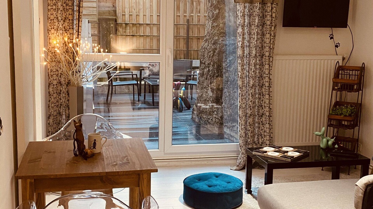 Saint-Avold Apartment | MARIEFACTURE LIKE CATS AND DOGS