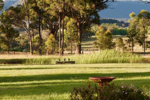 Little Hartley House | Marigold Cottage, A Blue Mountains Oasis- Spacious, Views & Kangaroos