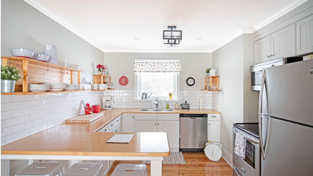 Niverville House | Marigold Cottage, a stunning prairie getaway in the beautiful Red River Valley.