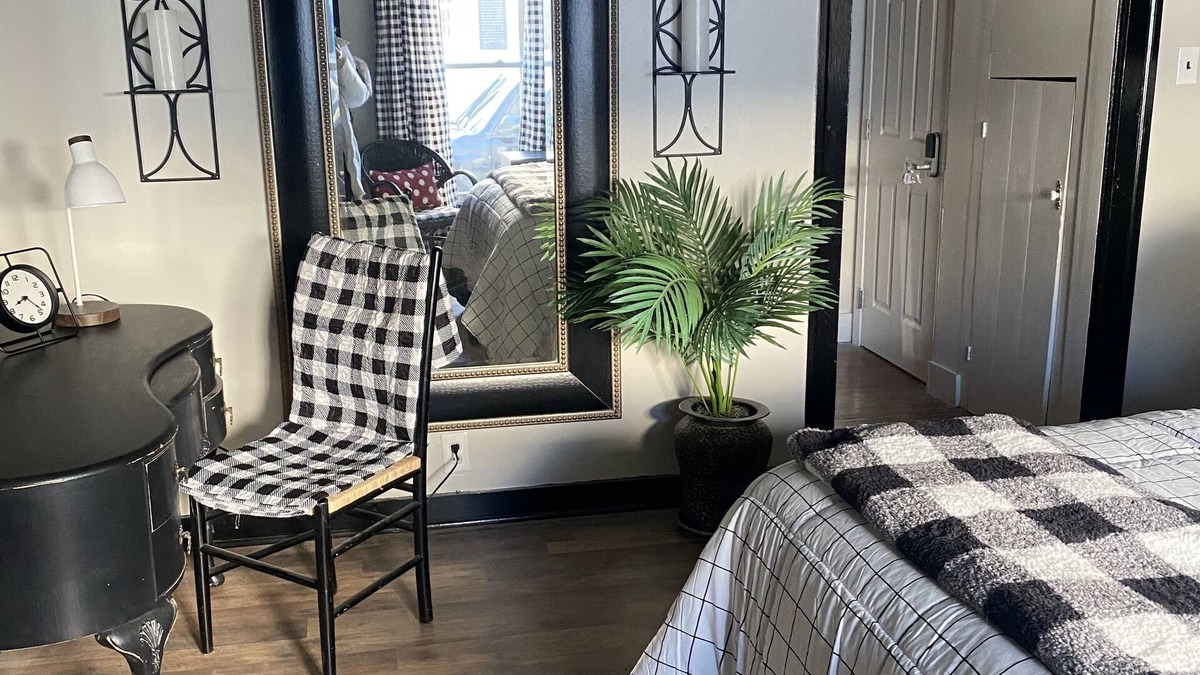 Jefferson City Cottage | Marilyn Apartment with designated work space-CNU/smoky mountains/Cherokee Lake