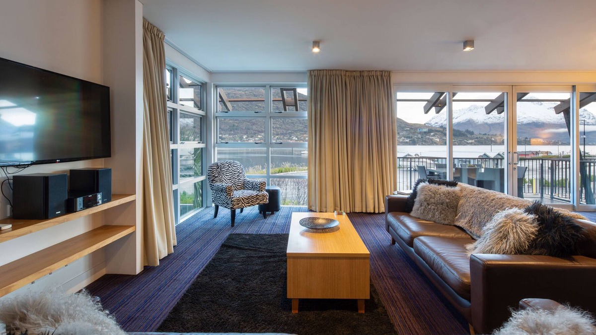 Frankton Hotel | Marina Apartments Element Escapes