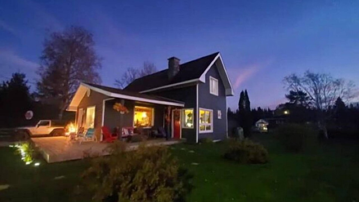 Algoma District Cottage | Marina Bay House, Beautiful 4 Season Cottage with Amazing Bay Views