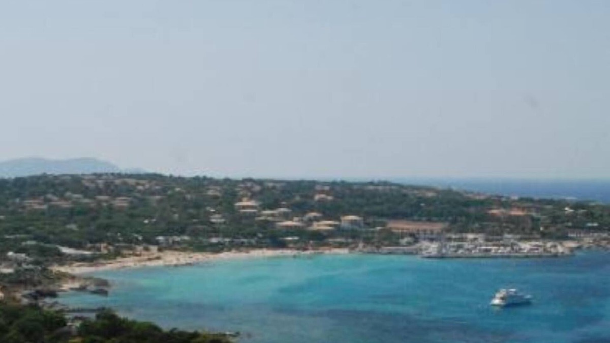 Marine de Saint Ambroggio Apartment | Marina De San Ambroggio: Studio - LumioHouse with character