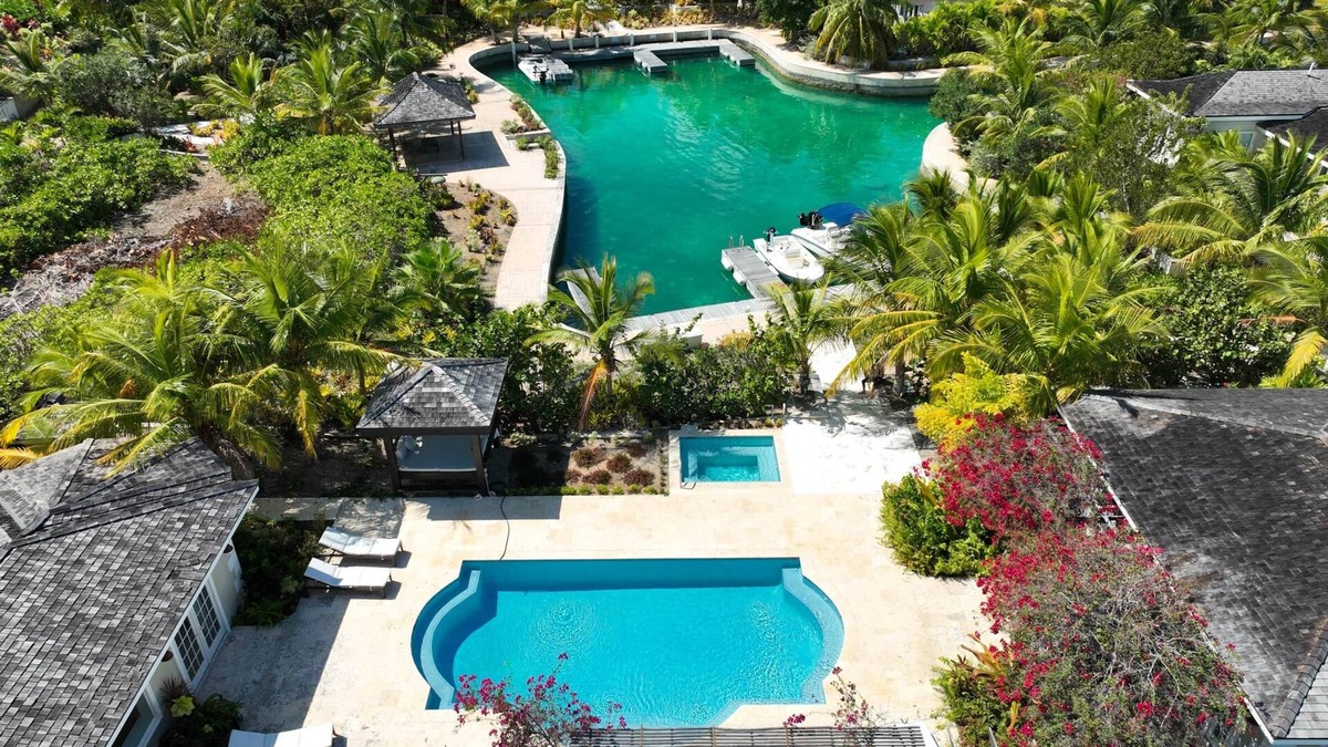 Hartswell House | Marina House - Stunning Waterfront Home With Marina & Pool