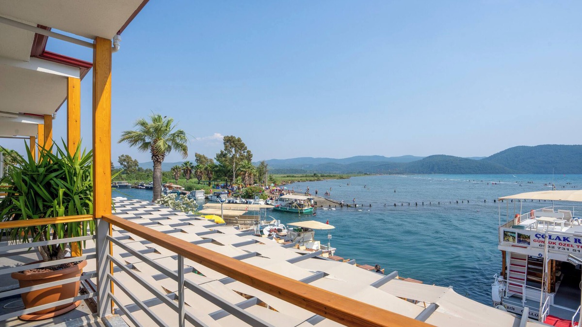 Akyaka City Center Hotel | Marina Port Akyaka