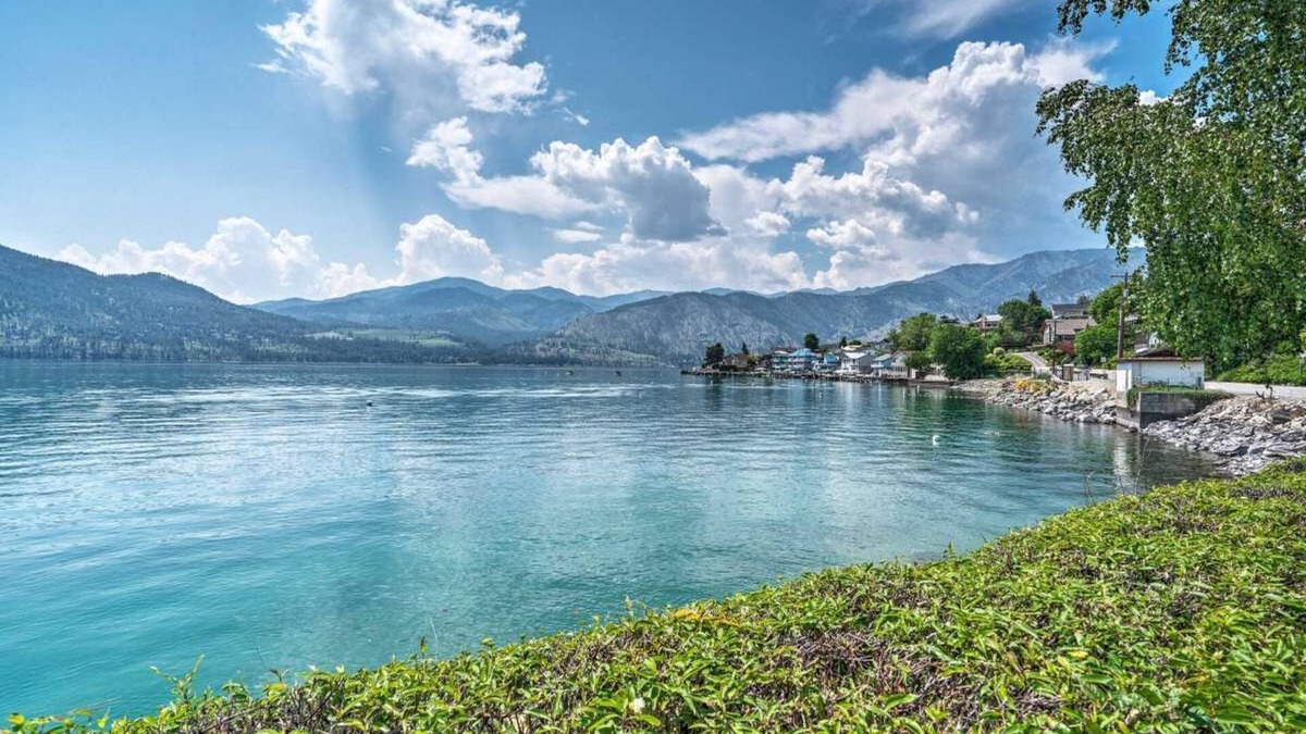 Wapato Point Condo | Marina's Edge Condo - Pool & Spas - Marina -Town!