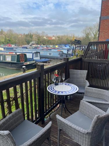 Braunston House | Marina View