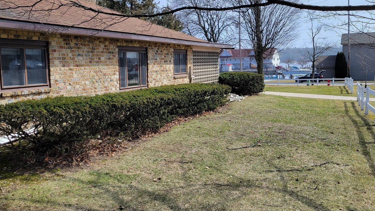 Pentwater House | Marina View in the Village