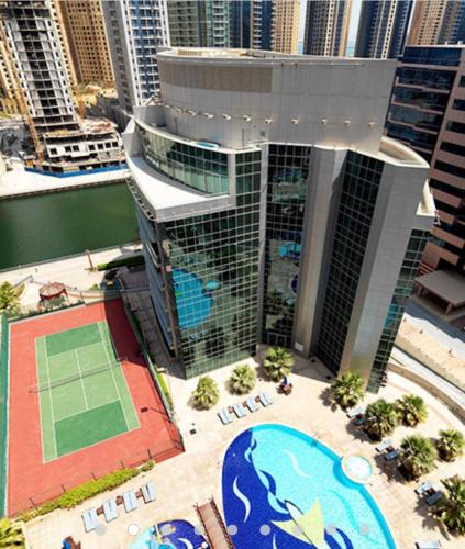 Dubai Marina Apartment | Marina view with Pool, Gym, Tennis Court, 5 mins to Beach