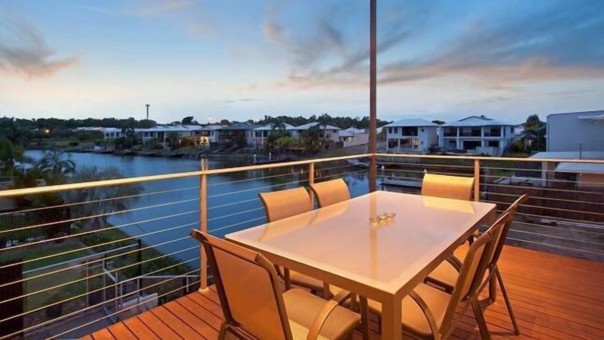 Bayview House | Marina Views Townhouse