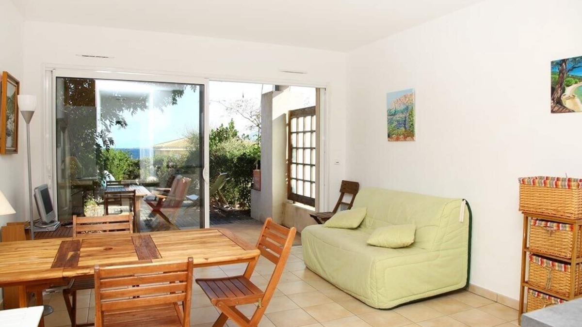 Marine de Saint Ambroggio Apartment | Marine de Sant'Ambroggio- Beautiful beachfront apartment - F2 V1N2