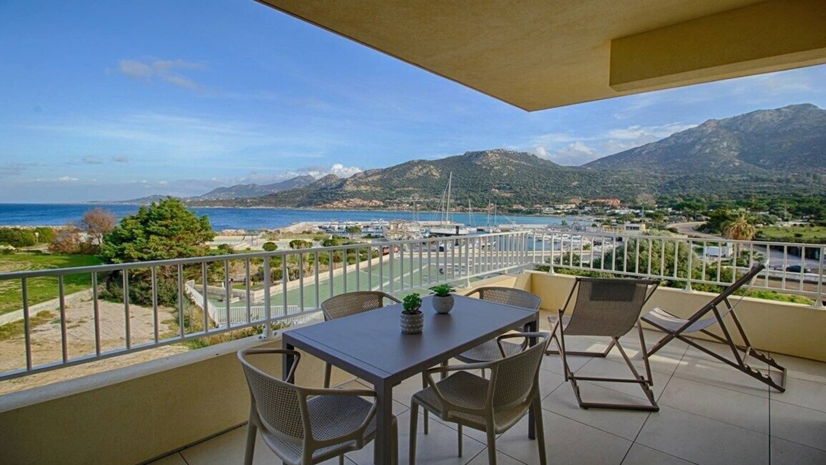 Marine de Saint Ambroggio Apartment | Marine de Sant'Ambroggio - Modern apartment with sea view - F2 A MARINA 2