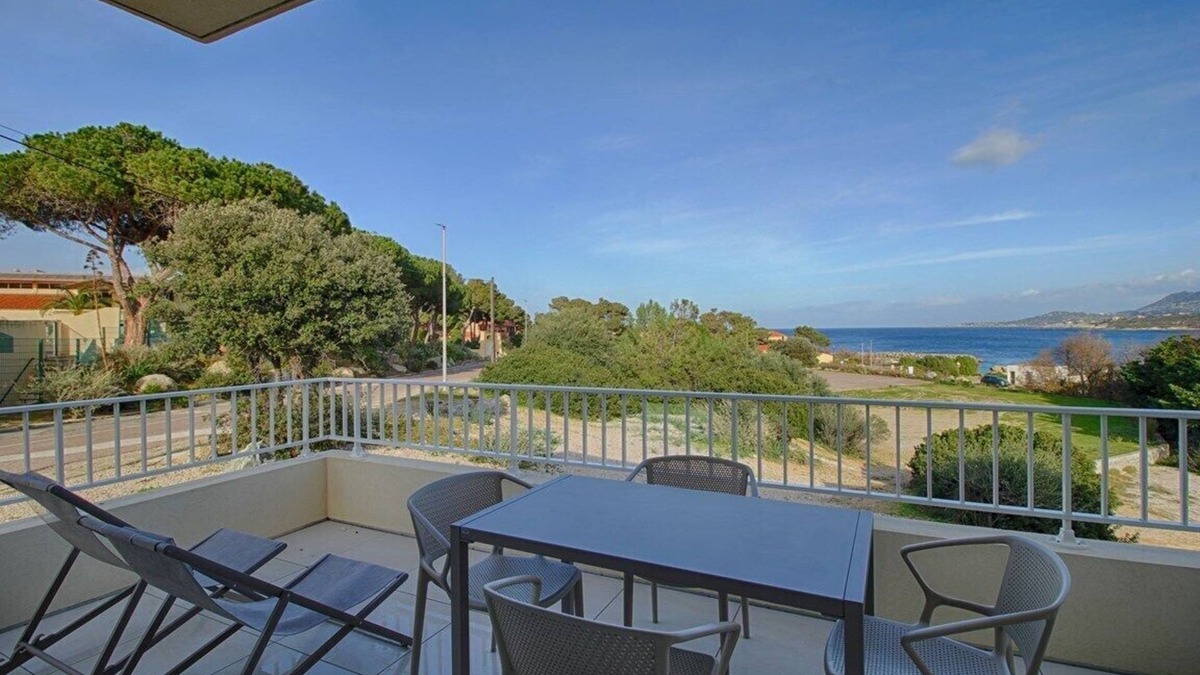 Marine de Saint Ambroggio Apartment | Marine de Sant'Ambroggio - Modern apartment with sea view - F2 A MARINA 1