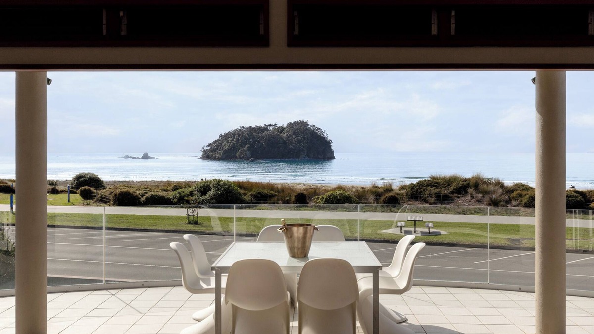 Mount Maunganui House | Marine Manor - Mount Maunganui ~ Beyonder Holiday Homes