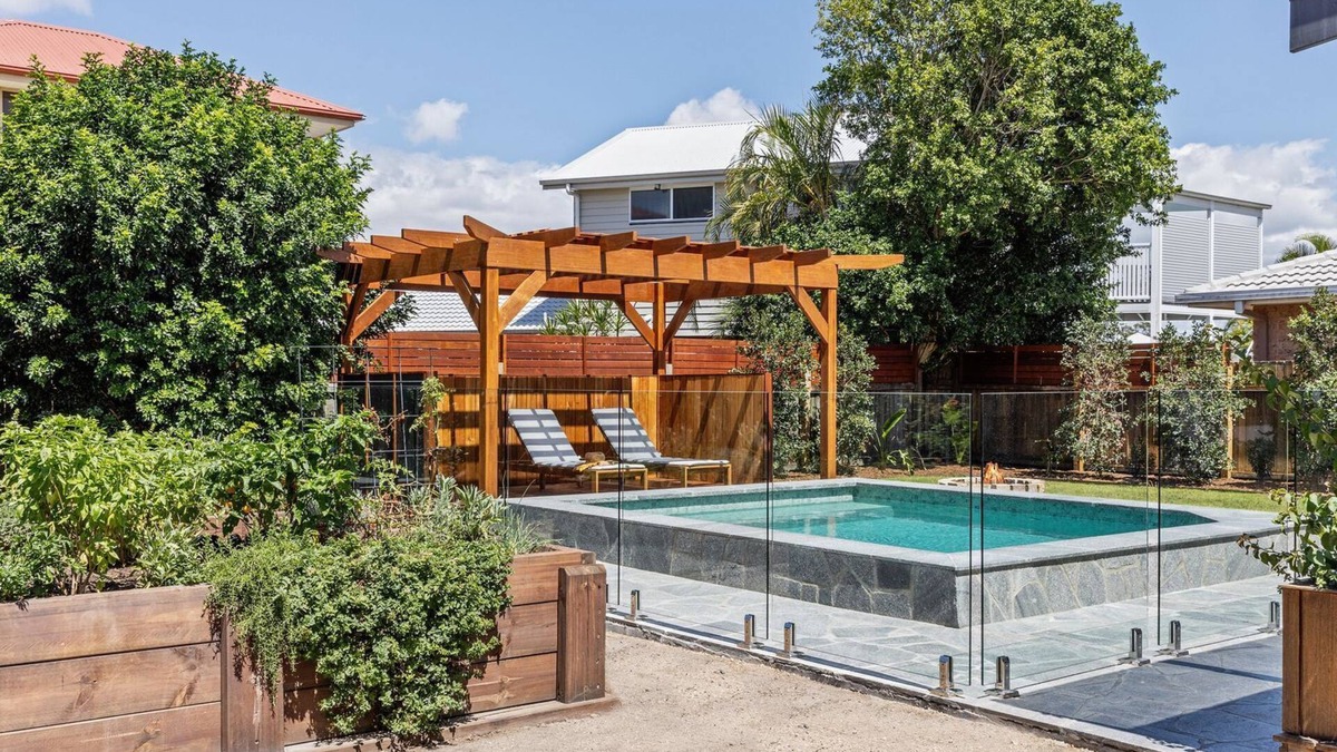 Yamba House | Mariners Rest - Heated pool and outdoor spa