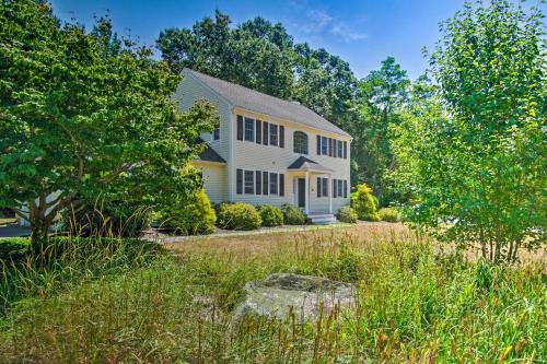 Marion House | Marion Home with Private Deck Less Than 1 Mi From Beach