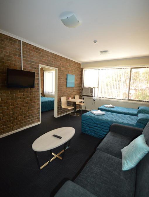 Plympton Park Hotel | Marion Motel and Apartments