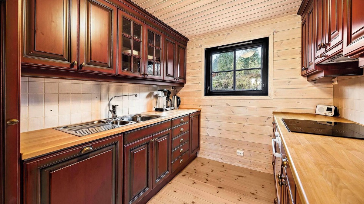 Vradal House | Marit's Hytte is a typical Norwegian holiday home, suitable for 6 to 8 people. Enjoy the fantastic view from the spacious veranda of this house.