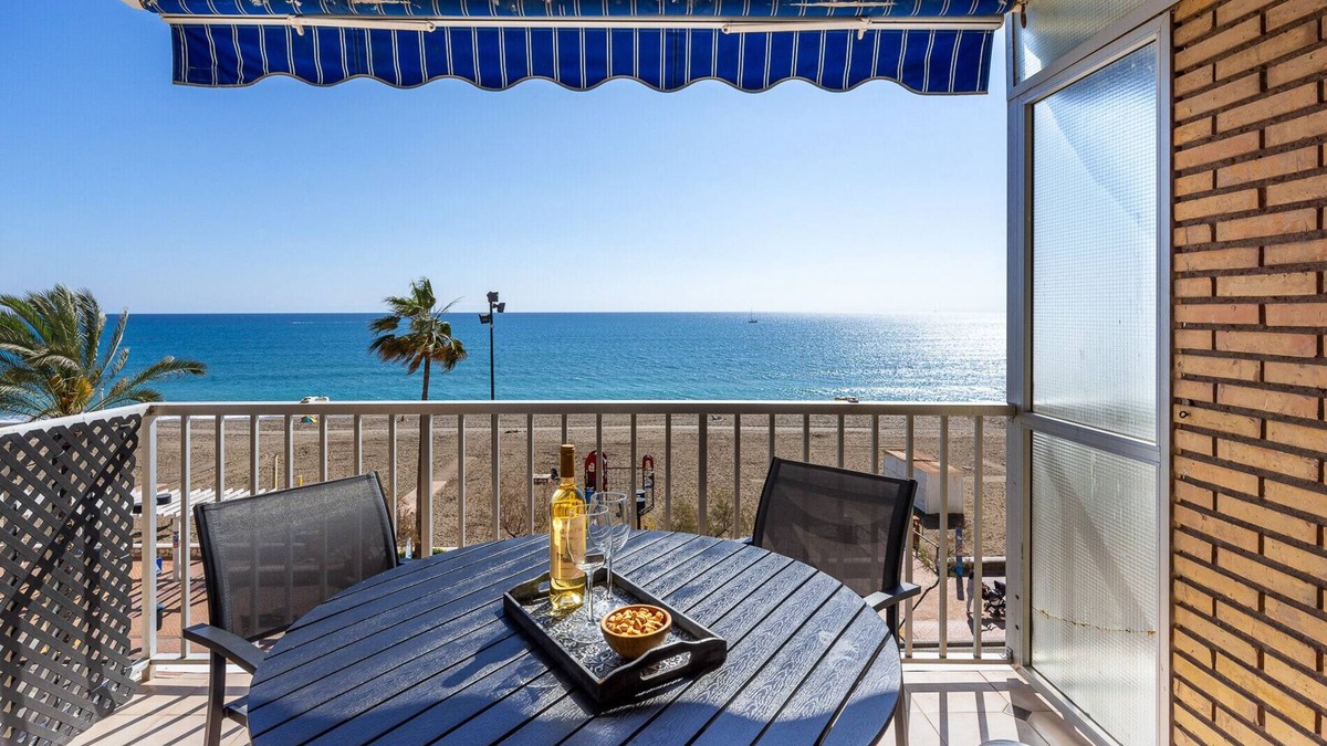 Fuengirola City Centre Apartment | Maritimo Fuengirola - Beach apartment first line