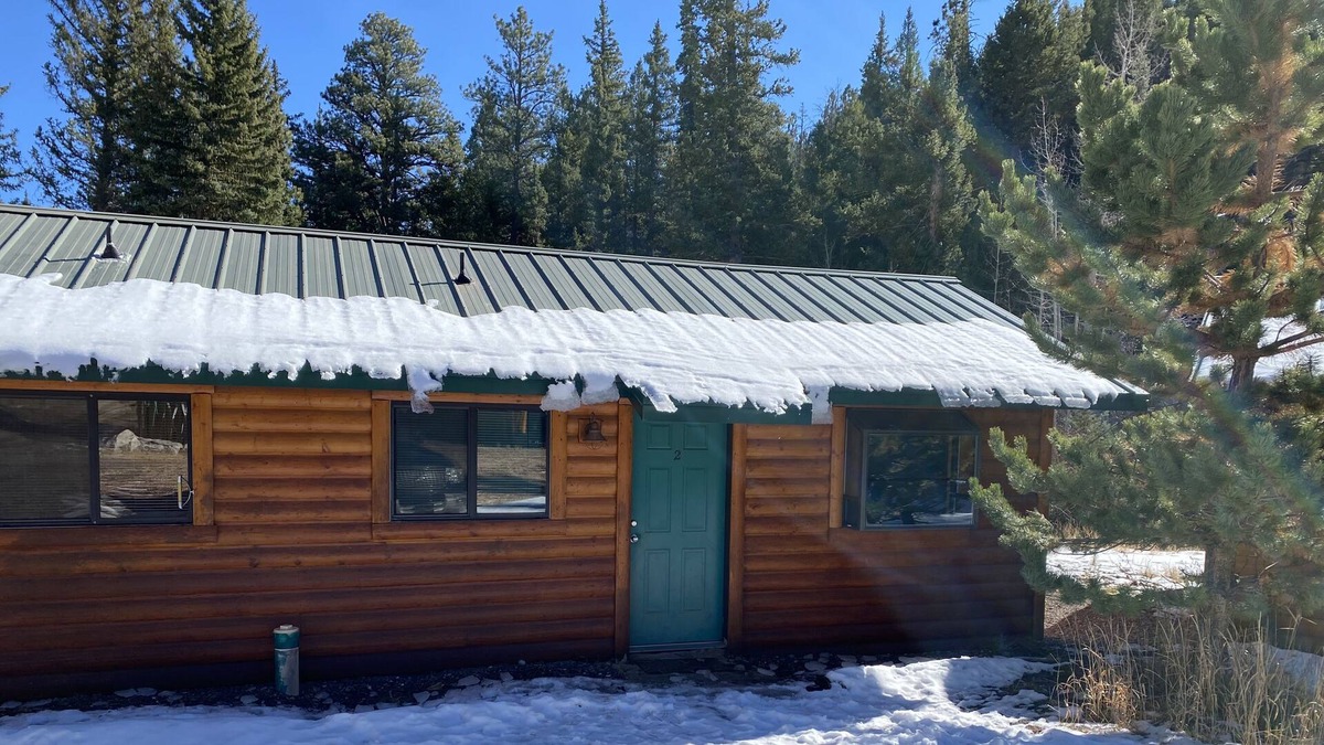 Mammoth Creek House | Marjos Cabin at the Lake