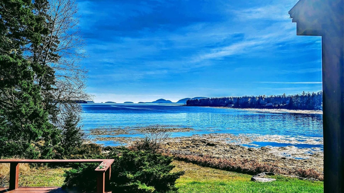 Hancock House | Mark's Waterfront Sea Cottage, beach, Acadia