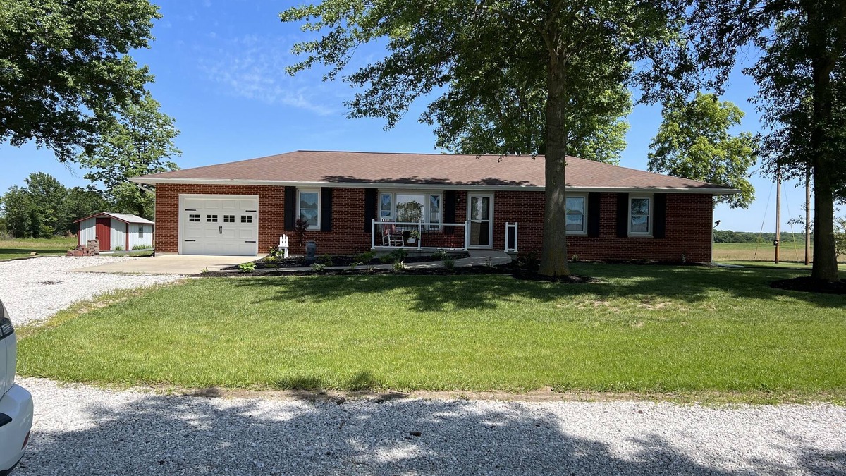Santa Fe House | Mark Twain Lake house with 20 acres of privacy & minutes from MTL boat ramps.