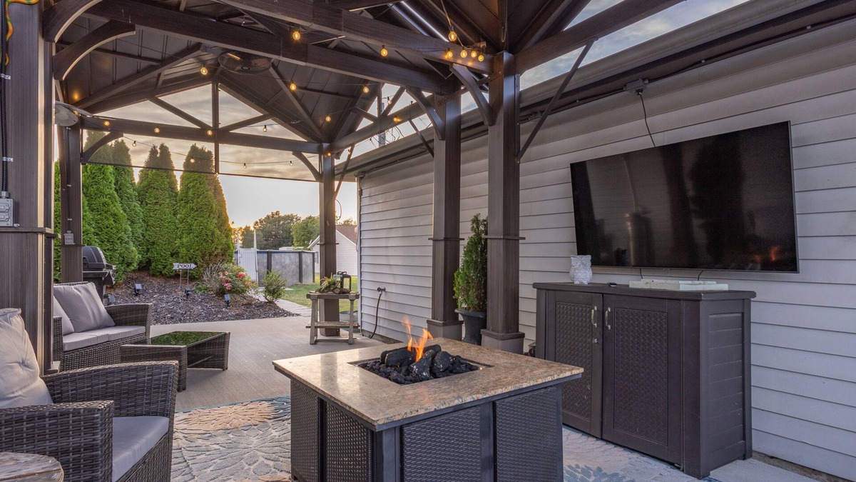 Santa Fe Apartment | MARK TWAIN LAKE STUDIO CABIN & OUTDOOR HANGOUT