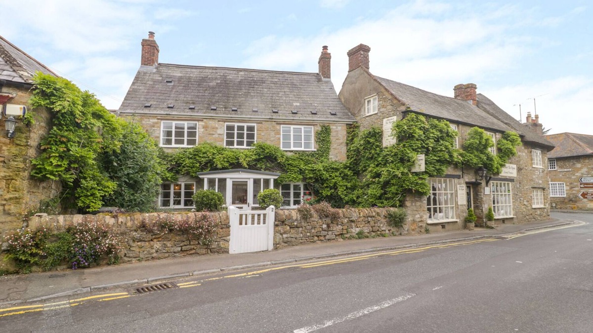 Abbotsbury Cottage | MARKET HOUSE, country holiday cottage, with open fire in Abbotsbury