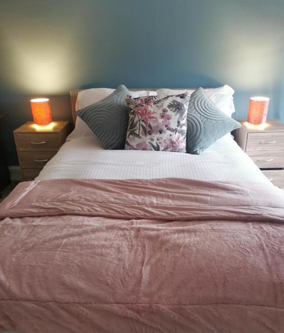 Leek Apartment | Market View, 1 bedroom unit in the heart of Leek