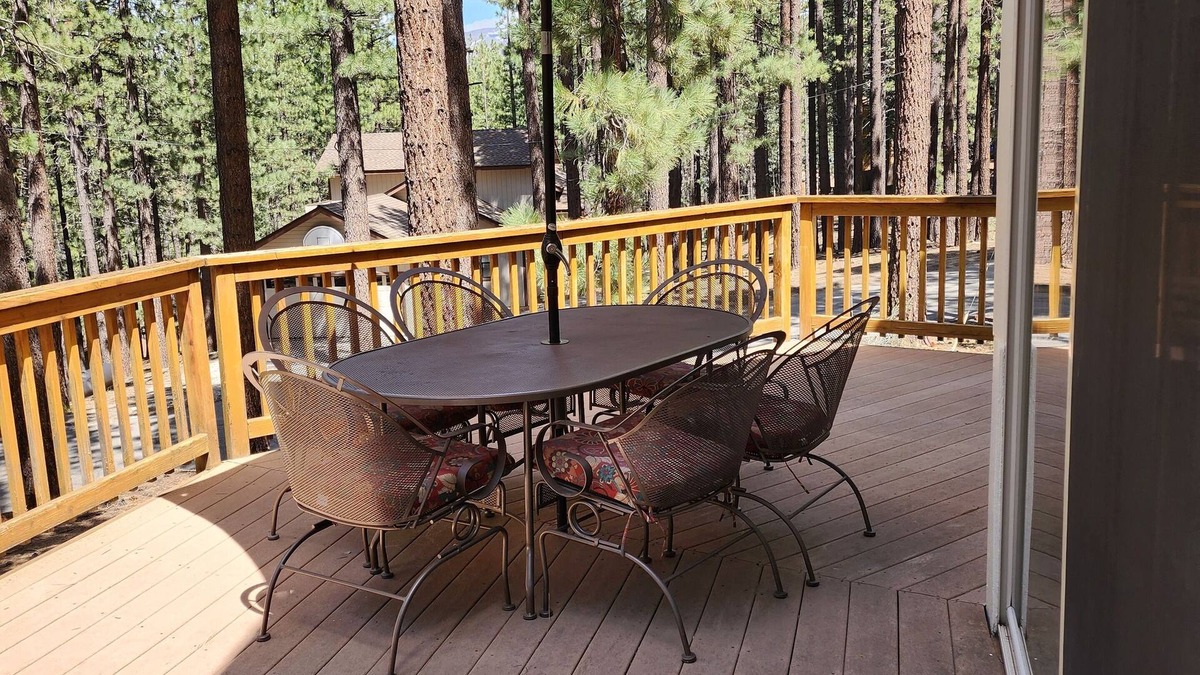 Markleeville House | Markleeville with a Hunting Lodge Feel!