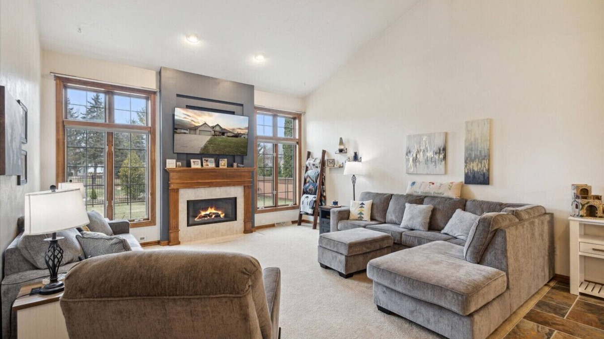 Hobart House | Marko Run - Draft Rental 4 Miles to Lambeau