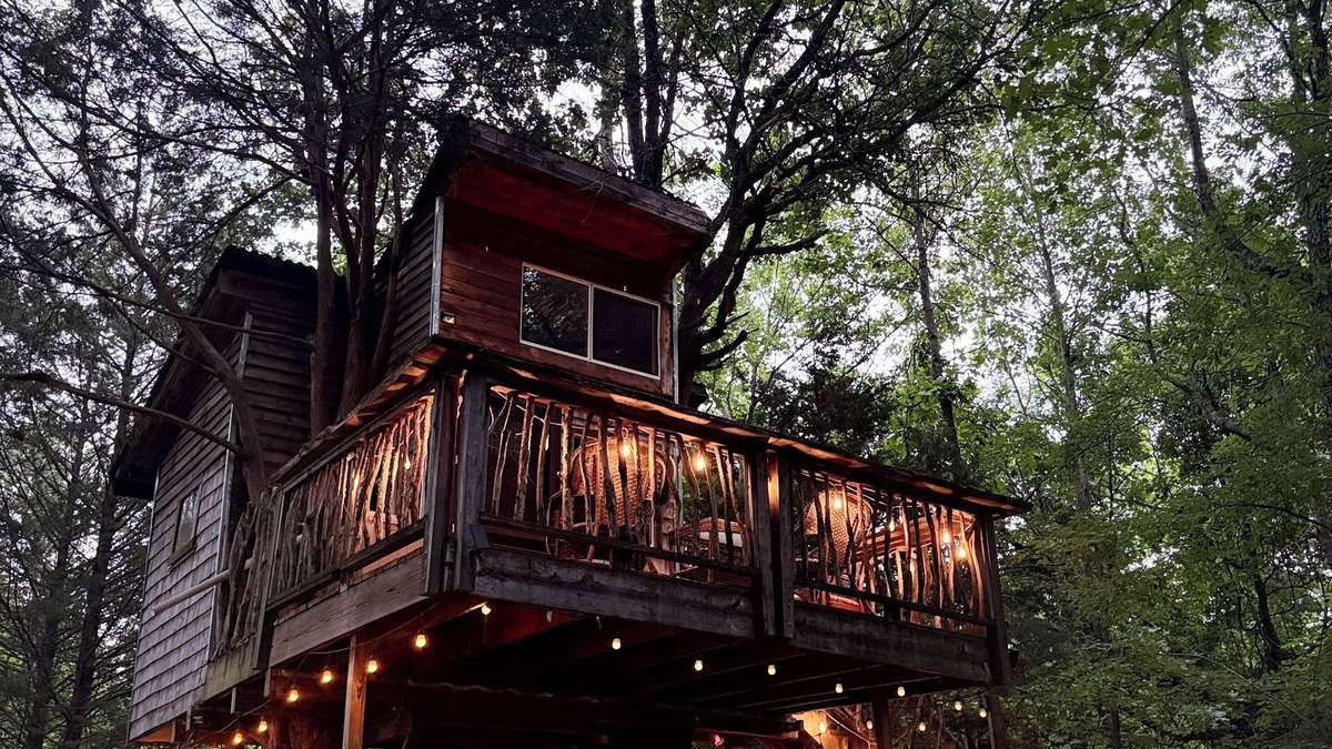 Eufaula Cabin | Marlowe Treehouse - Surrounded by nature in Eufaula, OK