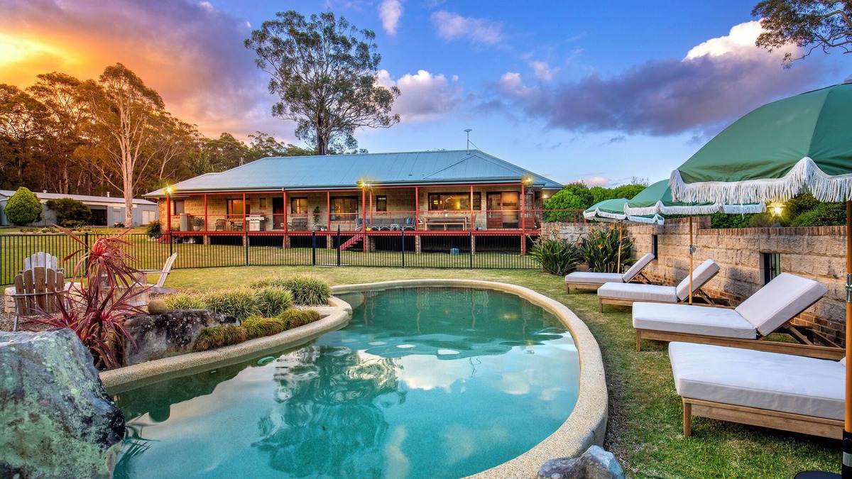 Comberton House | Marlu Estate: Luxury Farmhouse Retreat Near Jervis Bay