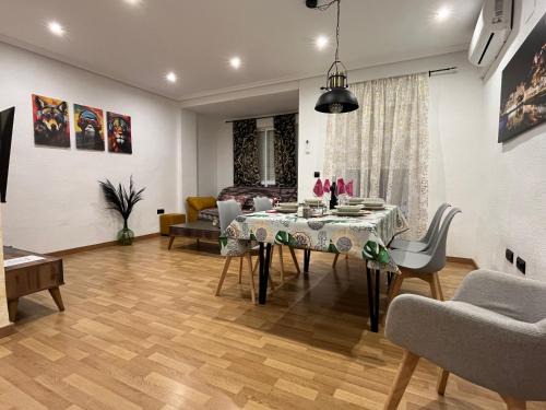 Pla del Bon Repos Apartment | MarqPlace beach free parking and AC