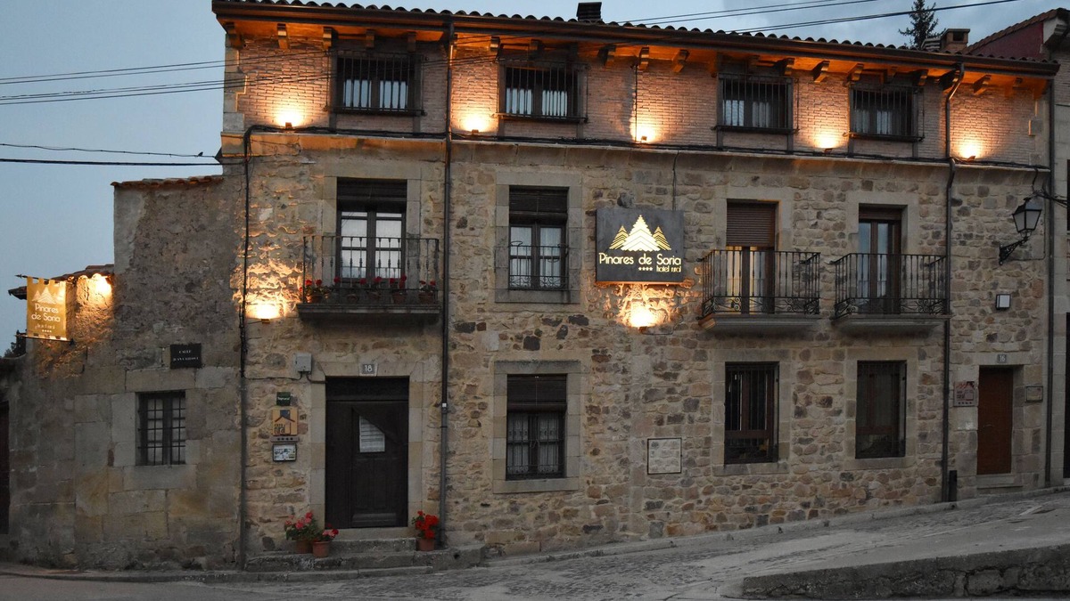 Molinos de Duero Cottage | Marriage room with extra bed 3 people