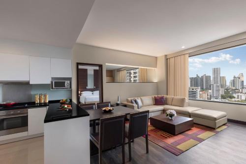 Khlong Tan Hotel | Marriott Executive Apartments - Sukhumvit Park, Bangkok