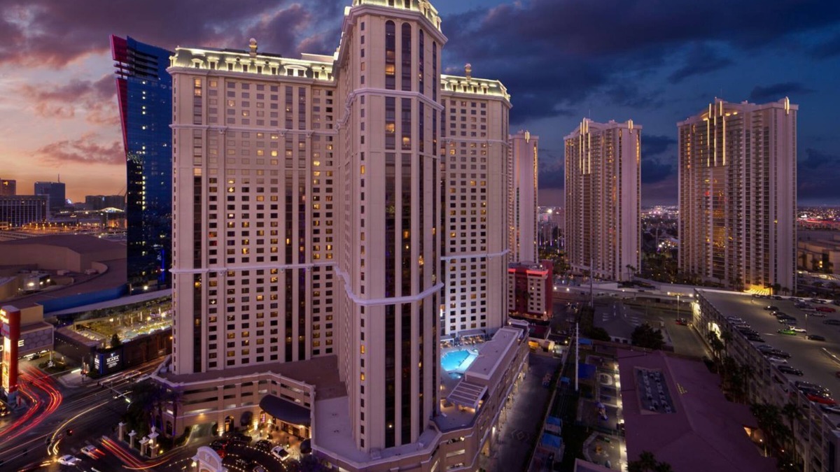 Las Vegas Apartment | Marriott Grand Chateau F1 Race Week 2 BR SUITE; Plus 2 Raider home games.