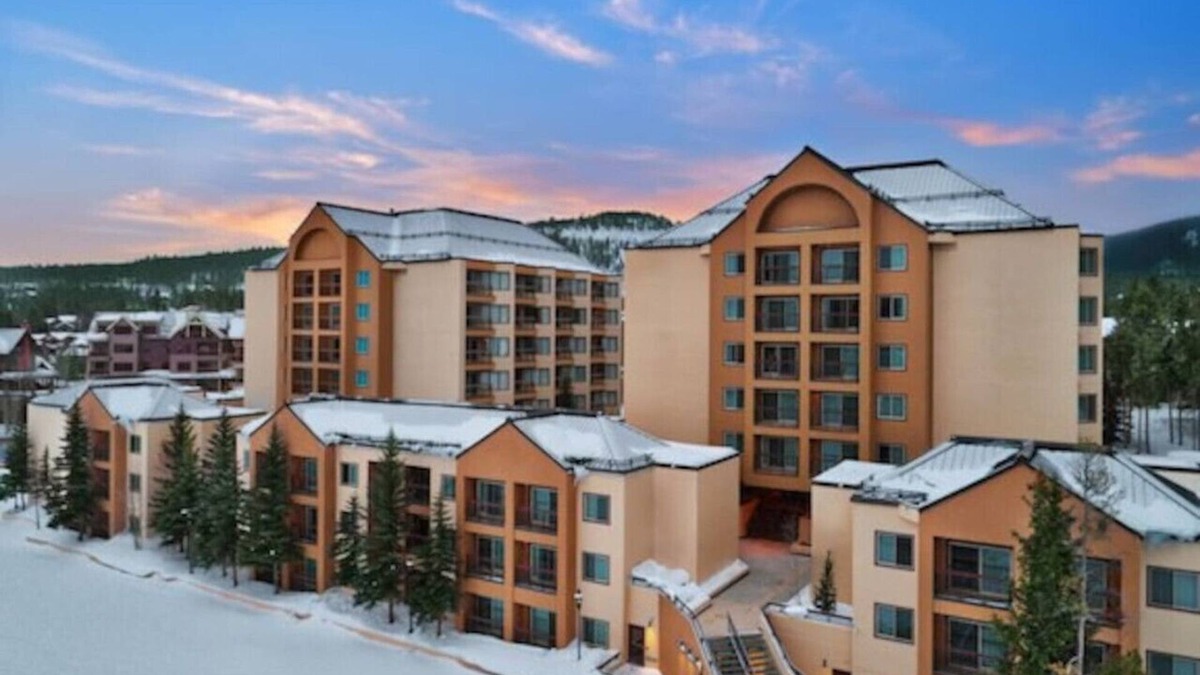 Peak 9 Condo | Marriott Mountain Valley Lodge Breckenridge Luxury Studio
