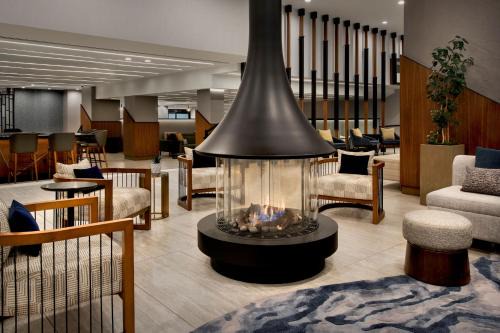 Metro Center Hotel | Marriott Springfield Downtown