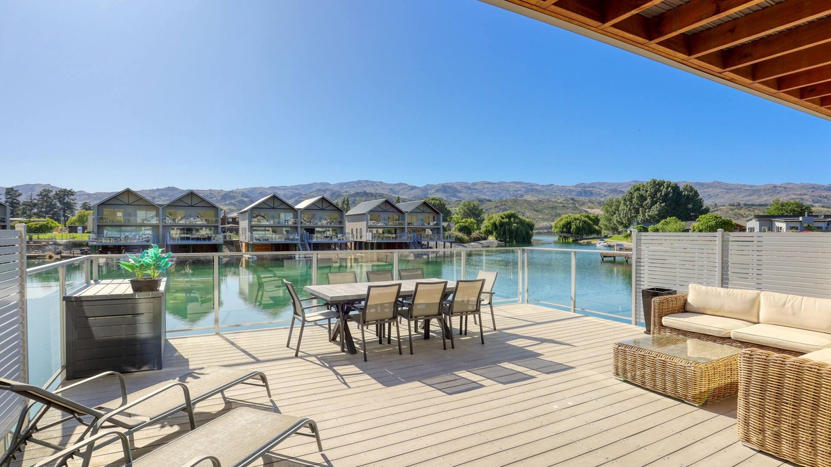 Lowburn Apartment | Marsden Lake Resort Central Otago