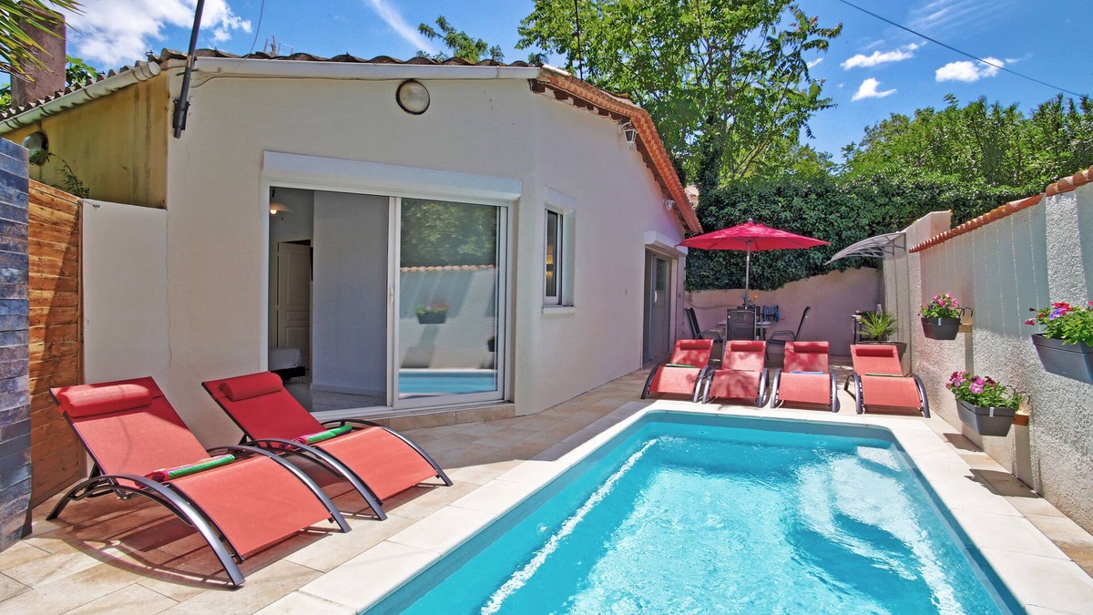 Marseillan House | šMarseillanāAir-conditioned house private heated pool28°C Mar 14āNot overlooked