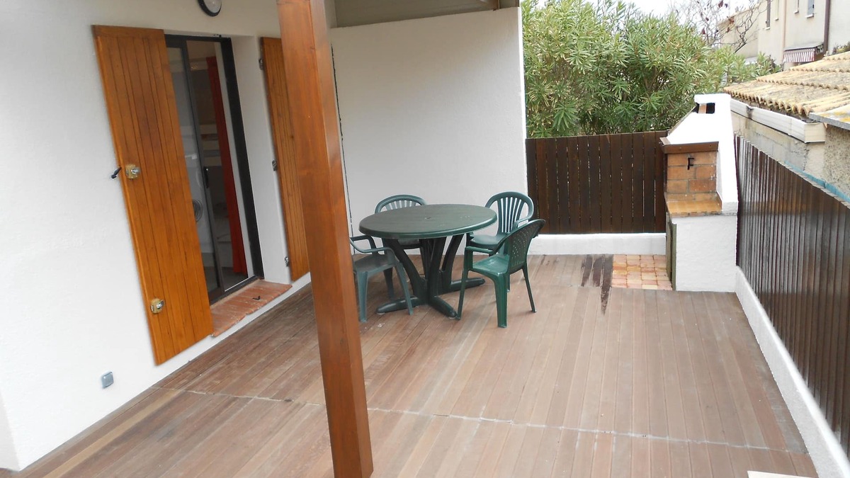 Marseillan Plage Apartment | Marseillan-plage F2 air-conditioned large terrace 5 pers near sea/shops