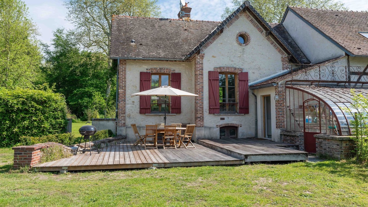 Larchant Bed & Breakfast | Marsh Court House in Larchant