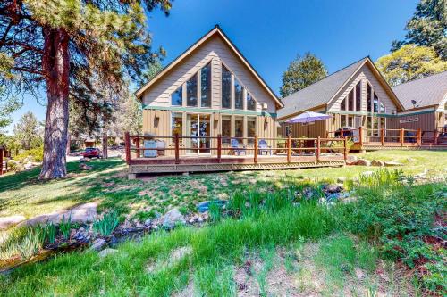 Klamath Falls House | Marsh Hawk Cabin