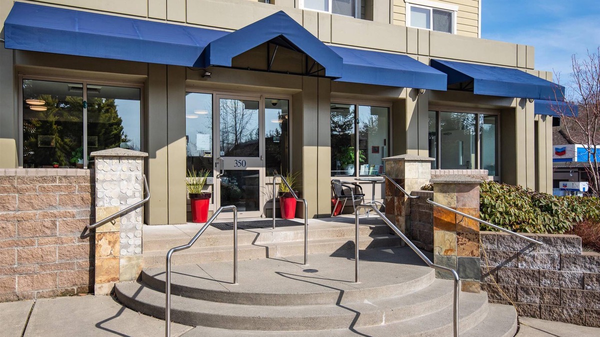 Bainbridge Island Hotel | Marshall Suites Bainbridge Island, SureStay Collection by BW